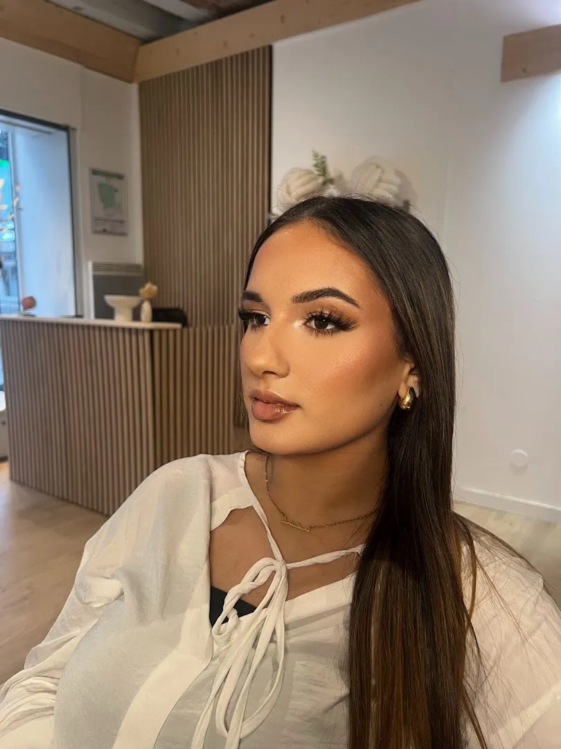 DA DIVIN'A- Maquilleuse professionnelle Nevers - Browlift - rehaussement de cils